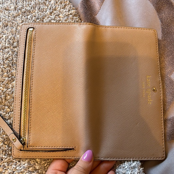Kate spade bi-fold wallet - Picture 3 of 5